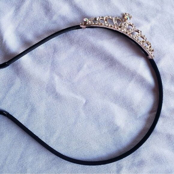 Tiara Style Headband – Black Band with Diamond Rhinestone Detailing - Picture 3 of 4